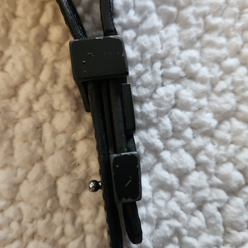 Louis Vuitton mens used belt - Picture 4 of 8